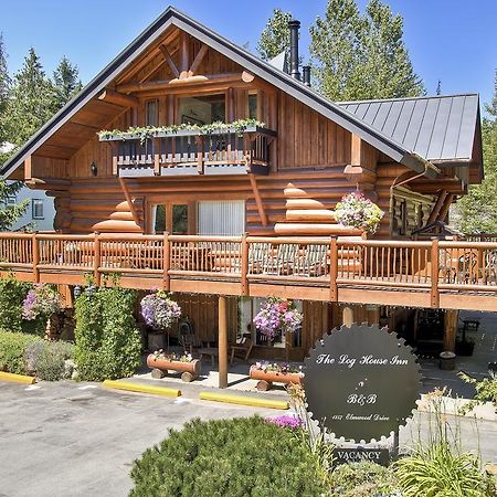 The Log House Inn Пембертон Экстерьер фото